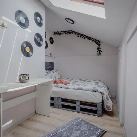 1 Minute To Sebilj - 3br- Old Town - Free Parking Apartment