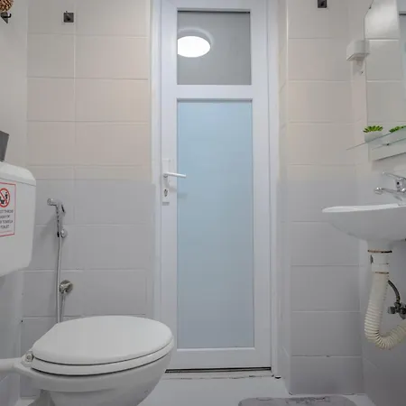 Apartment 1 Minute To Sebilj - 3br- Old Town - Free Parking *
